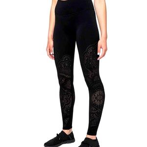 Lululemon Reveal Tight *Zen Expression Leggings